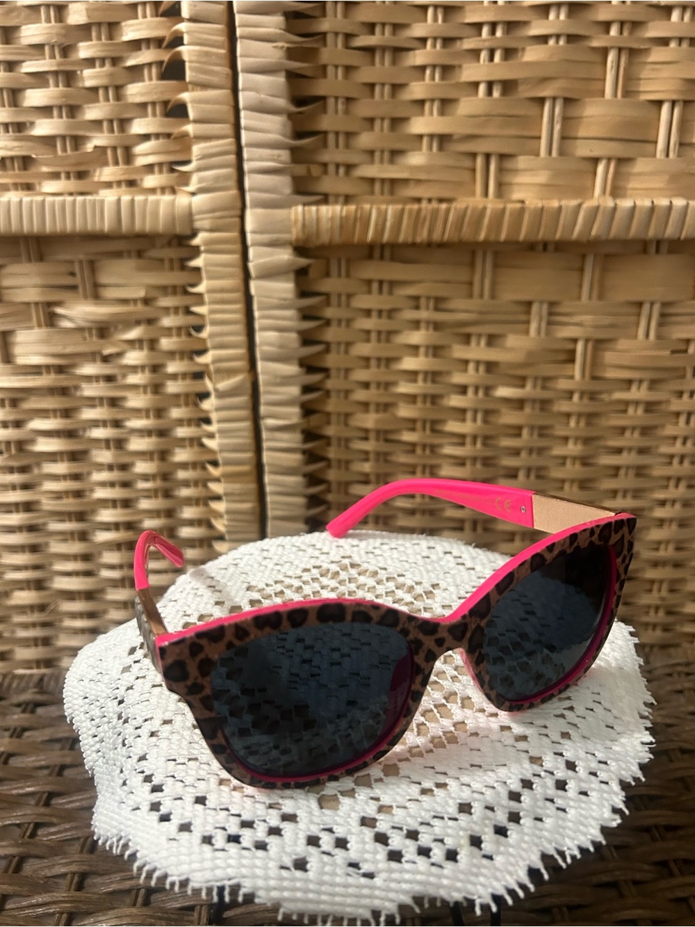 Betsey Johnson Hot Barbie Pink Leopard Sunglasses